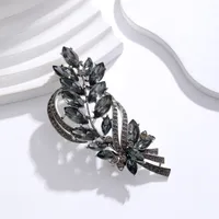 IG Style Human Leaf Flower Alloy Inlay Rhinestones Unisex Brooches main image 4
