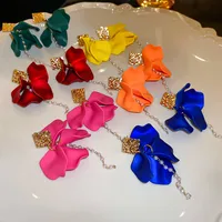 1 Pair Casual Simple Style Petal Pearl Alloy Drop Earrings main image 1