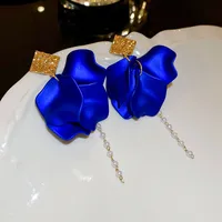1 Pair Casual Simple Style Petal Pearl Alloy Drop Earrings main image 4