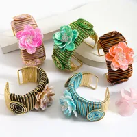 Retro Classic Style Flower Alloy Plating Women's Bangle main image 1