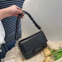 Women's Medium Pu Leather Solid Color Elegant Vintage Style Magnetic Buckle Square Bag main image 6