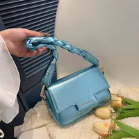 Women's Medium Pu Leather Solid Color Elegant Vintage Style Magnetic Buckle Square Bag main image 5