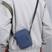 Men's Solid Color Oxford Cloth Zipper Crossbody Bag main image 4