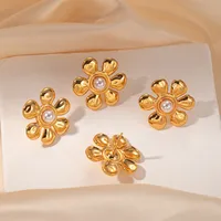 1 Pair Elegant Cute Flower Plating Inlay 304 Stainless Steel Pearl Gold Plated Ear Studs main image 4