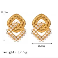 1 Pair Retro Classic Style Solid Color Inlay Titanium Steel Pearl Ear Studs main image 3