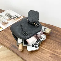 Women's Medium Pu Leather Solid Color Lingge Basic Classic Style Zipper Crossbody Bag main image 3