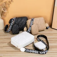 Women's Medium Pu Leather Solid Color Lingge Basic Classic Style Zipper Crossbody Bag main image 1