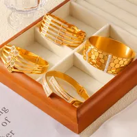 Casual Simple Style Hexagon Round Titanium Steel 18K Gold Plated Rhinestones Bangle In Bulk main image 10
