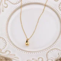 201 Stainless Steel 304 Stainless Steel 18K Gold Plated Simple Style Solid Color Pendant Necklace main image 7
