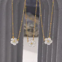 Simple Style Flower Titanium Steel Wholesale Pendant Necklace main image 5