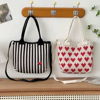 Women's Medium Polyester Stripe Heart Shape Elegant Basic Streetwear Square Magnetic Buckle Crossbody Bag main image 1