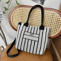 Women's Medium Polyester Stripe Heart Shape Elegant Basic Streetwear Square Magnetic Buckle Crossbody Bag sku image 2