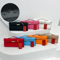Women's Pu Leather Solid Color Elegant Square Lock Clasp Handbag main image 1