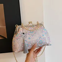 Women's Medium Flower Elegant Classic Style Embroidery Square Clasp Frame Crossbody Bag main image 1