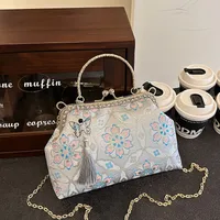 Women's Medium Flower Elegant Classic Style Embroidery Square Clasp Frame Crossbody Bag main image 3