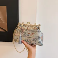 Women's Medium Flower Elegant Classic Style Embroidery Square Clasp Frame Crossbody Bag main image 9