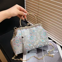 Women's Medium Flower Elegant Classic Style Embroidery Square Clasp Frame Crossbody Bag sku image 3