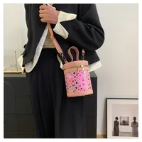 Women's Medium Pu Leather Color Block Heart Shape Streetwear Cylindrical Zipper Crossbody Bag main image 5