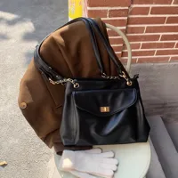 Autumn And Winter New Korean Style Fashionable Large Capacity Simple  Retro Satchel  Shoulder Crossbody Large Bag For Women main image 5