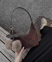 Wool Plaid Retro Niche Underarm Bag For Women  New Autumn And Winter Cherry High-grade Portable Shoulder Bag sku image 2