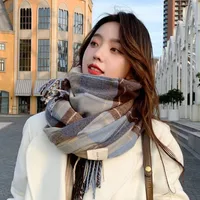 Women's Elegant Simple Style Lattice Imitation Cashmere Tassel Scarf main image 2