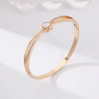 Alloy Gold-Plated Diamond-Embedded Fashion All-Match Extravagant Bracelets main image 4