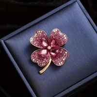 Fashion Exquisite And Versatile Graceful Personality Flashing Rhinestone Elegant Light Luxury Clover Brooch Women's Coat Cardigan High-End Corsage Pin sku image 2