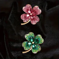 Fashion Exquisite And Versatile Graceful Personality Flashing Rhinestone Elegant Light Luxury Clover Brooch Women's Coat Cardigan High-End Corsage Pin main image 5