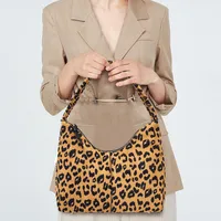 European And American Niche Retro Underarm Bag Large Capacity Autumn And Winter Cross-Border main image 1