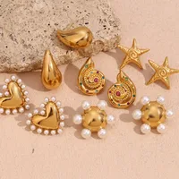 1 Pair Simple Style Classic Style Geometric Star Heart Shape Plating 316L Stainless Steel  18K Gold Plated Ear Studs main image 1