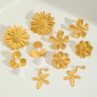 1 Pair Elegant Retro Artistic Irregular Flower 304 Stainless Steel Imitation Pearl Zircon 18K Gold Plated Ear Studs main image 1