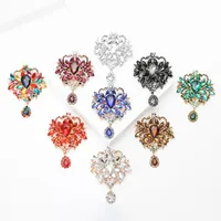 Elegant Retro Geometric Alloy Inlay Rhinestones Glass Women's Brooches main image 1