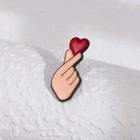 Cute Gesture Heart Shape Alloy Stoving Varnish Unisex Brooches main image 1