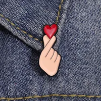 Cute Gesture Heart Shape Alloy Stoving Varnish Unisex Brooches main image 3