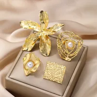 Elegant Exaggerated Geometric Flower Imitation Pearl Alloy Irregular Plating Women's Rings main image 4