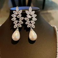 1 Pair Elegant Classic Style Geometric Leaf Water Droplets Copper Zircon Drop Earrings main image 1