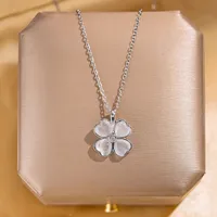Elegant Four Leaf Clover Heart Shape Butterfly Titanium Steel Copper Plating Zircon Women's Pendant Necklace sku image 5