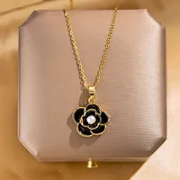Elegant Four Leaf Clover Heart Shape Butterfly Titanium Steel Copper Plating Zircon Women's Pendant Necklace sku image 30