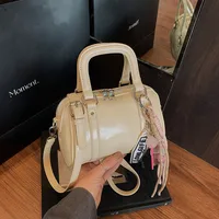 Women's Pu Leather Solid Color Classic Style Streetwear Pillow Shape Zipper Handbag Crossbody Bag main image 3