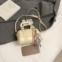 Women's Pu Leather Solid Color Classic Style Streetwear Pillow Shape Zipper Handbag Crossbody Bag main image 5