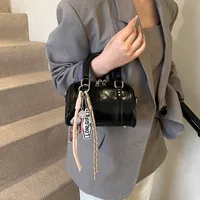 Women's Pu Leather Solid Color Classic Style Streetwear Pillow Shape Zipper Handbag Crossbody Bag main image 9