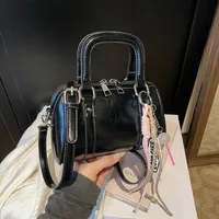 Women's Pu Leather Solid Color Classic Style Streetwear Pillow Shape Zipper Handbag Crossbody Bag sku image 2
