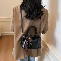 Women's Pu Leather Solid Color Classic Style Streetwear Bucket Zipper Handbag Crossbody Bag main image 5