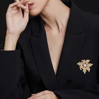 Elegant Luxurious Maple Leaf Alloy Women's Brooches main image 3