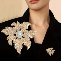 Elegant Luxurious Maple Leaf Alloy Women's Brooches main image 1
