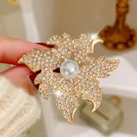 Elegant Luxurious Maple Leaf Alloy Women's Brooches main image 5