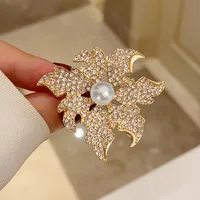 Elegant Luxurious Maple Leaf Alloy Women's Brooches main image 6
