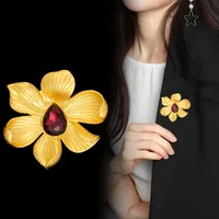 Simple Style Flower Zinc Alloy Plating Unisex Brooches main image 4
