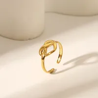 Vacation Classic Style Heart Shape 304 Stainless Steel Heart Flowers Hollow Out 18K Gold Plated Unisex Rings main image 2