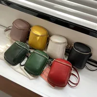 Women's Leather Solid Color Streetwear Sewing Thread Shell Zipper Crossbody Bag main image 5
